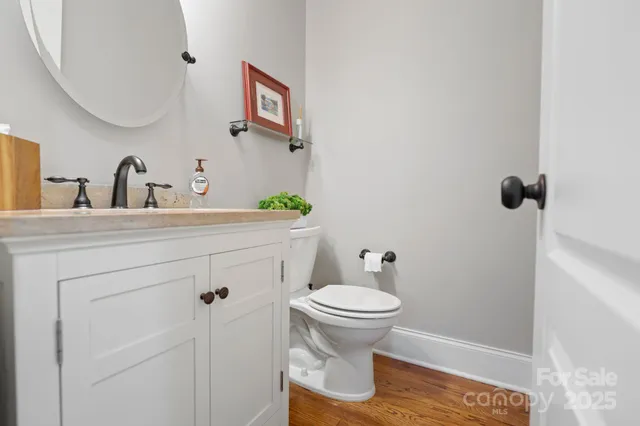 $1,300,000 | 161 East Cold Hollow Farms Drive, Mooresville, NC 28117