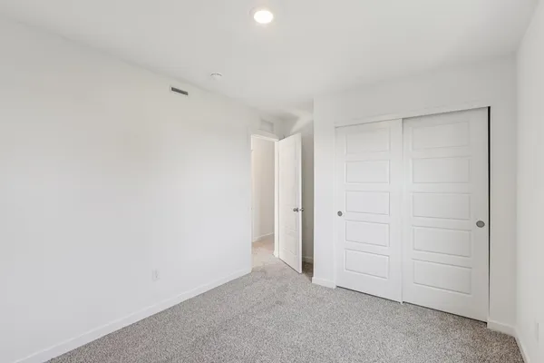$324,990 | 885 Briar Gln Court, Hampshire, IL 60140