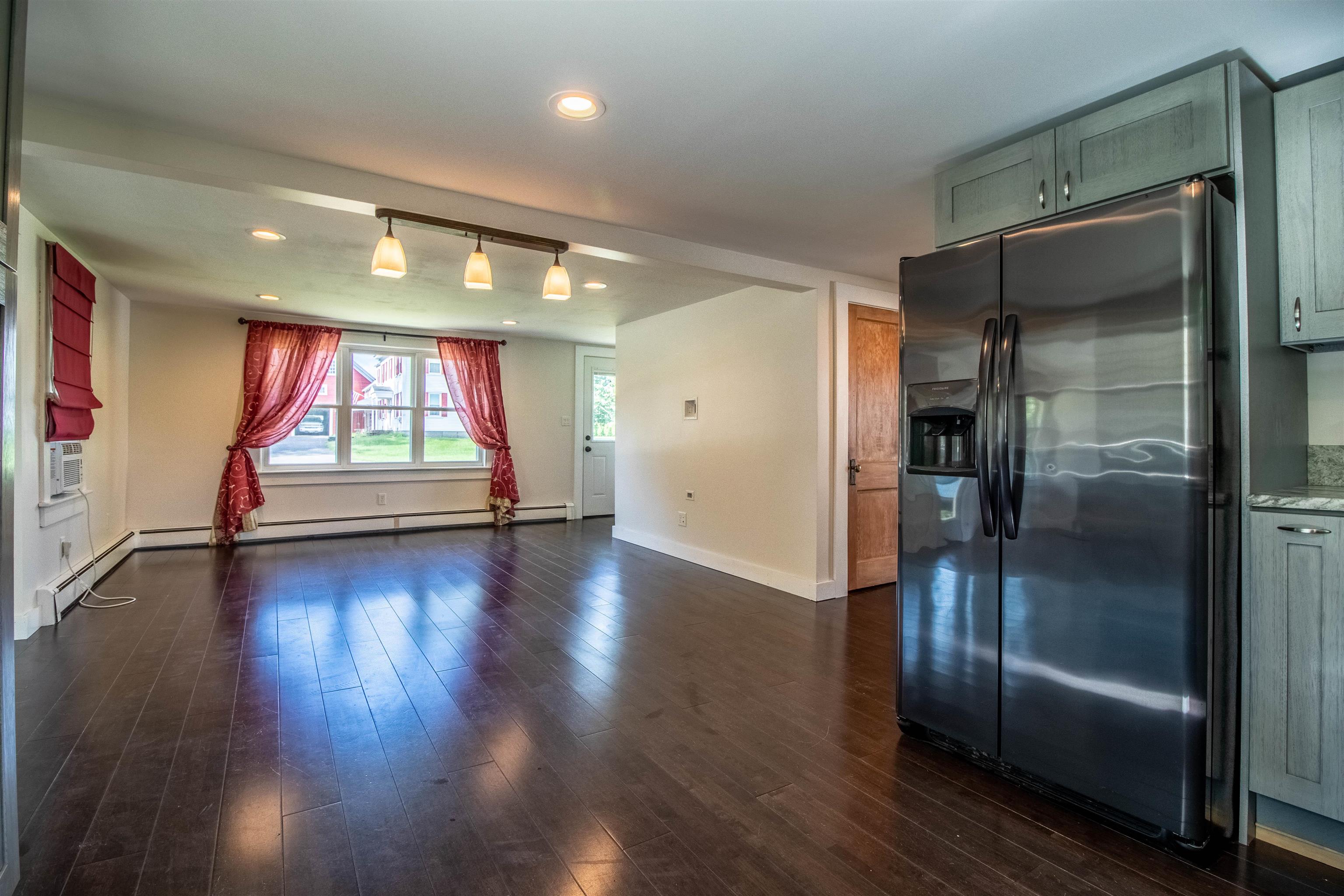 564 Salmon Falls Road Rochester, NH 03868 - Photo 11 of 39