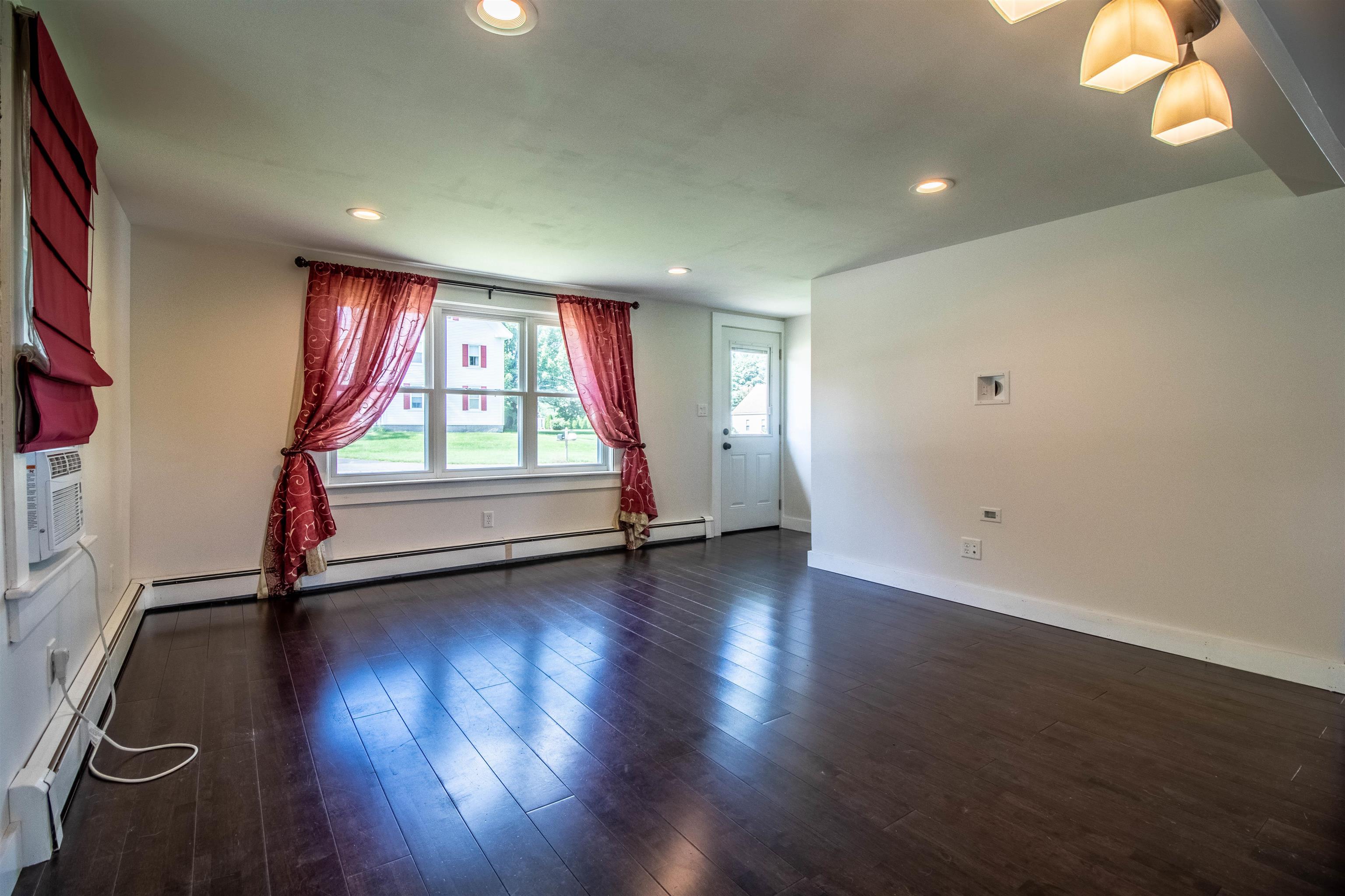 564 Salmon Falls Road Rochester, NH 03868 - Photo 12 of 39