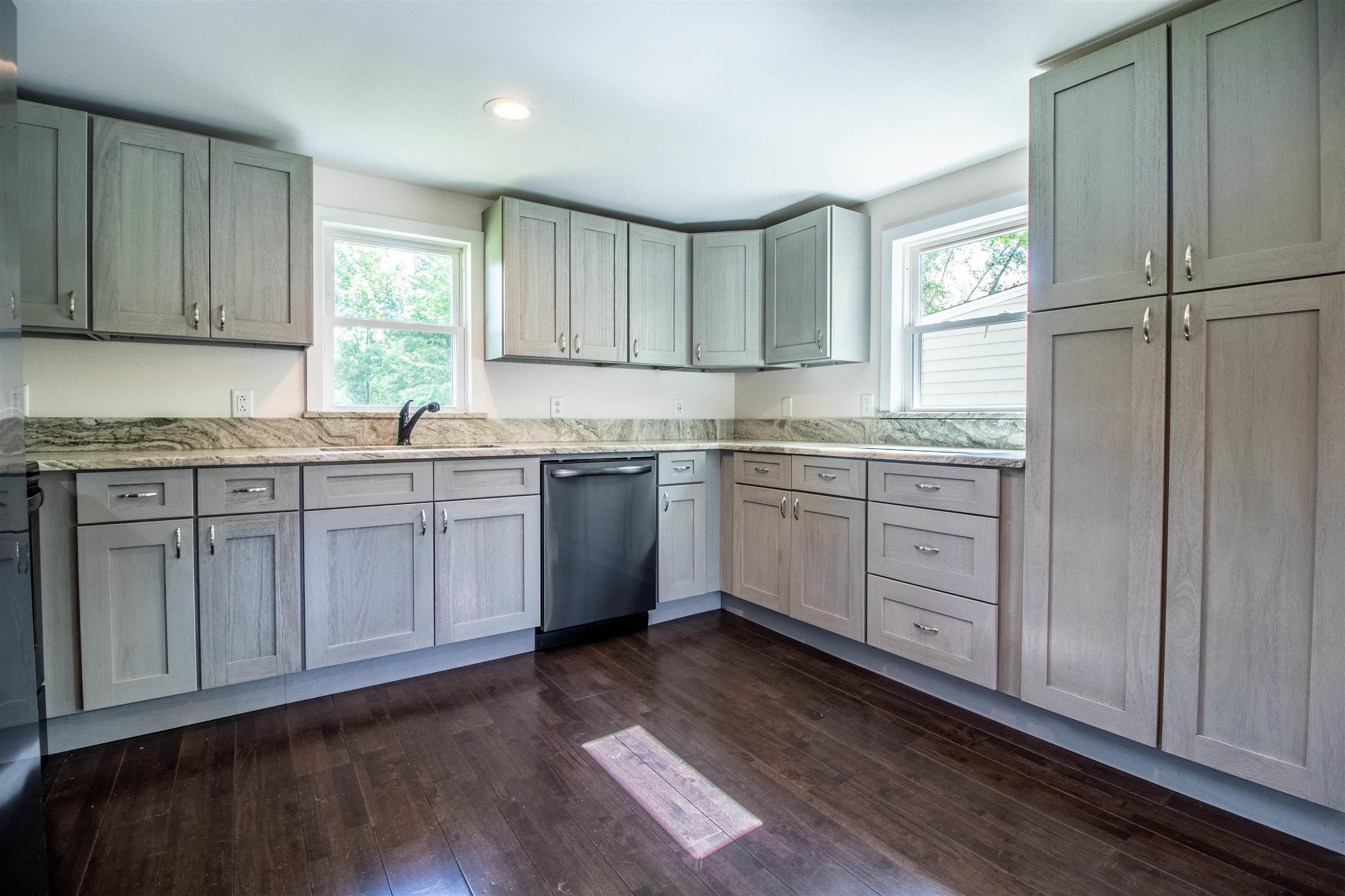564 Salmon Falls Road Rochester, NH 03868 - Photo 5 of 39
