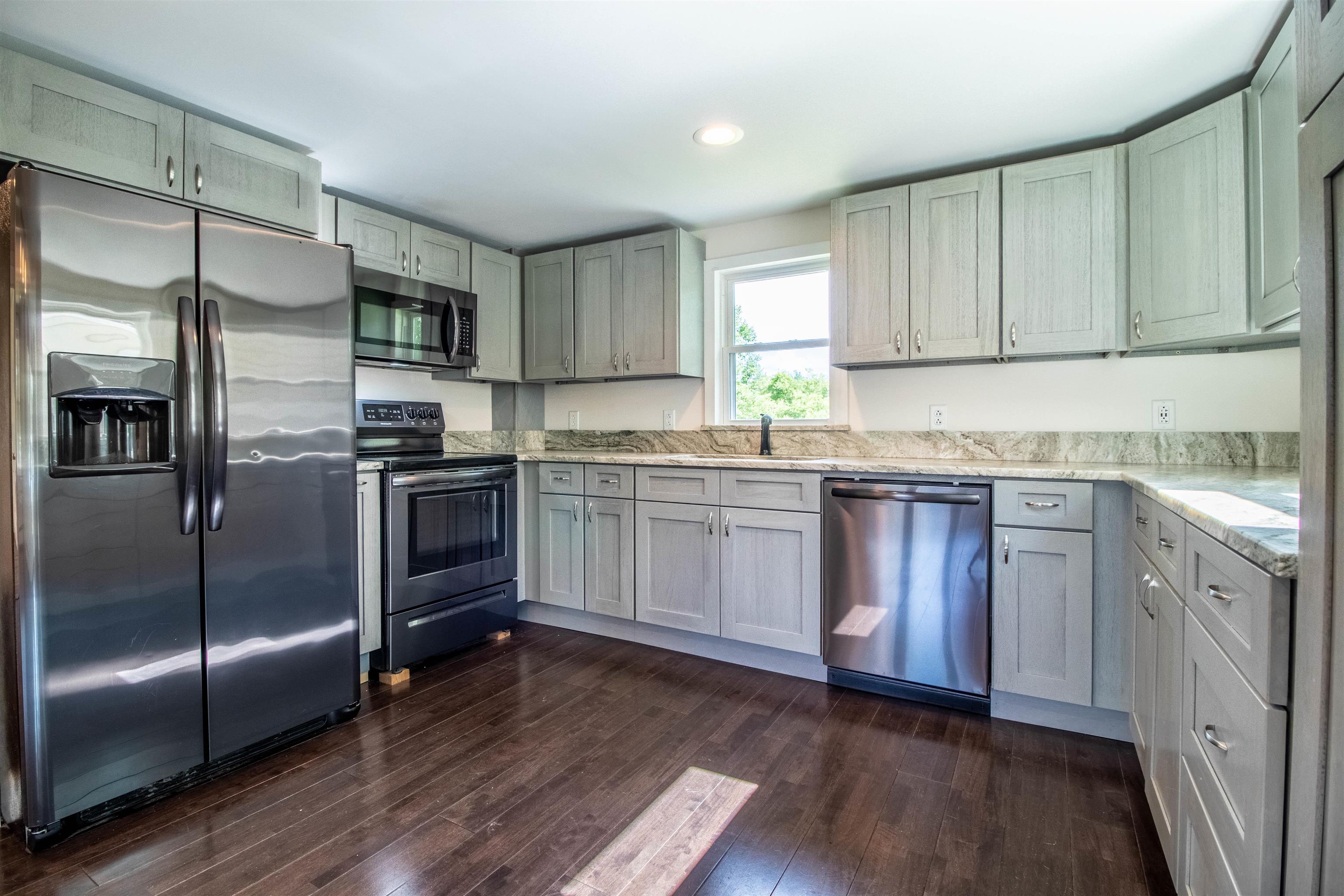 564 Salmon Falls Road Rochester, NH 03868 - Photo 6 of 39