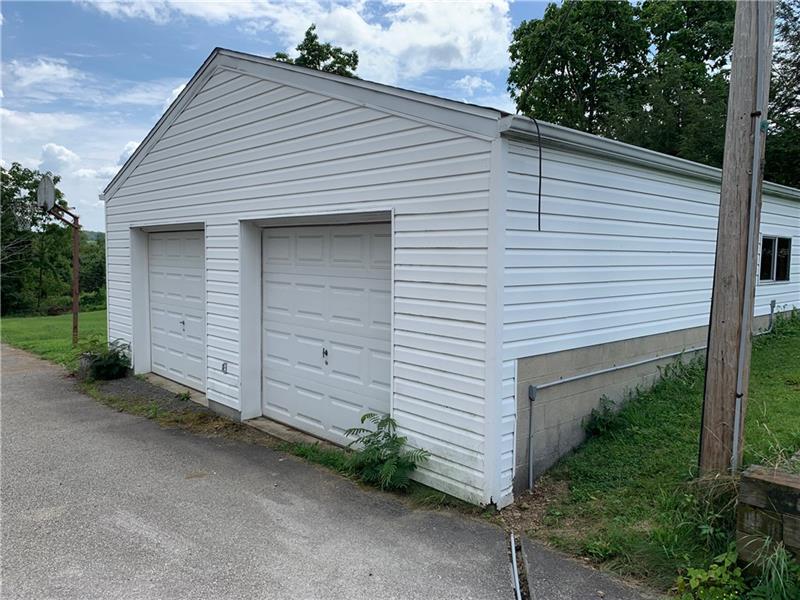 Oversized 2 car garage