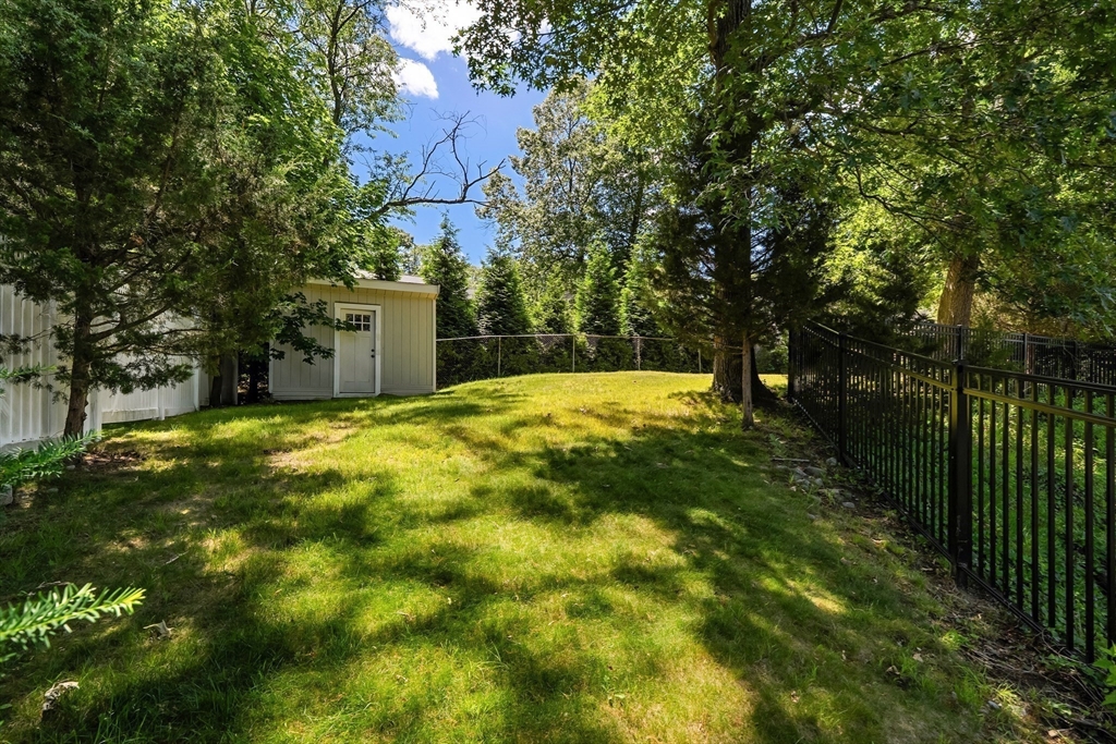 78 Hutchinson Road Arlington, MA 02474 - Photo 39 of 42