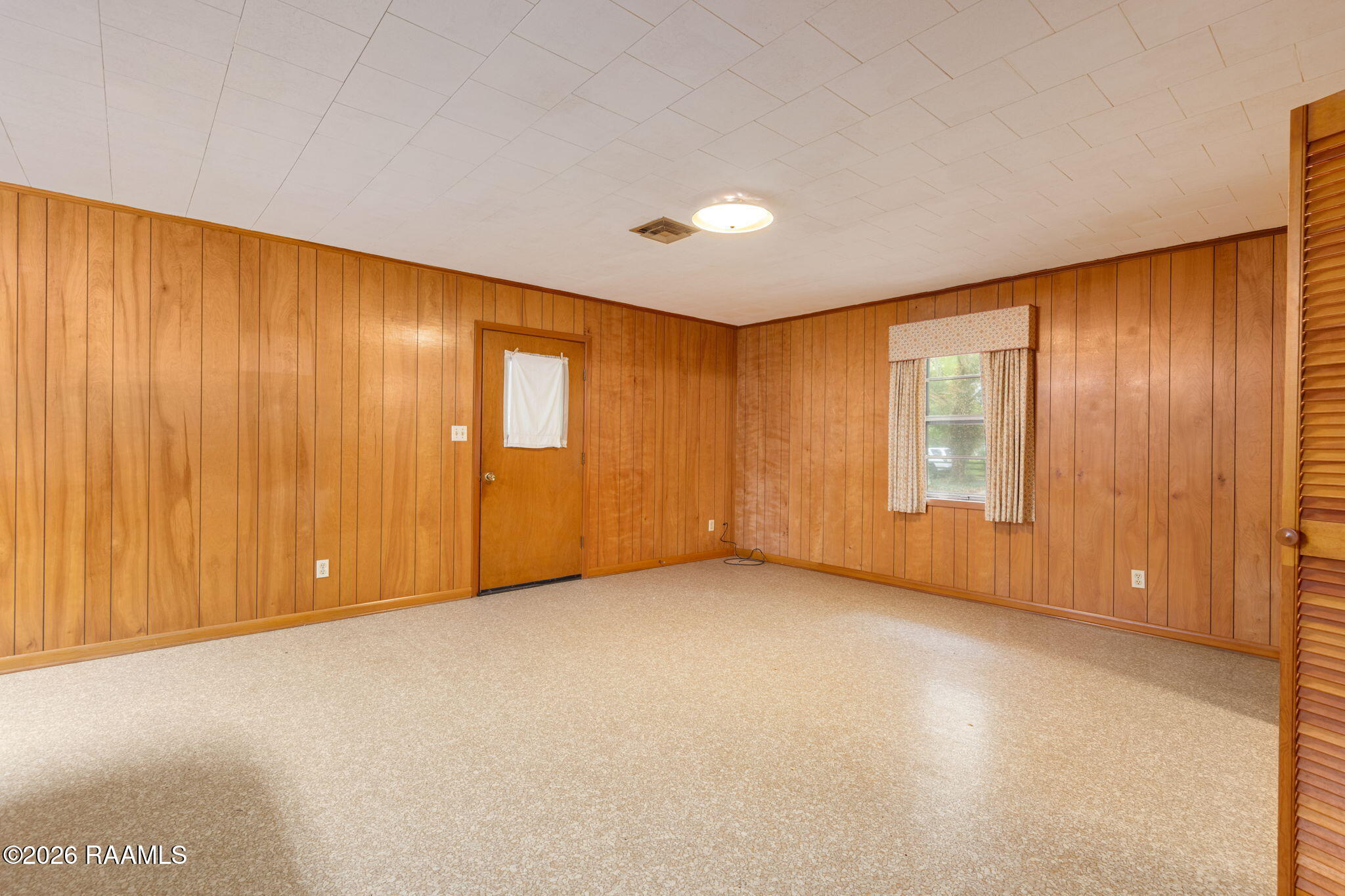 2403 West Schambers Basile, LA 70515 - Photo 20 of 27 Living Room
