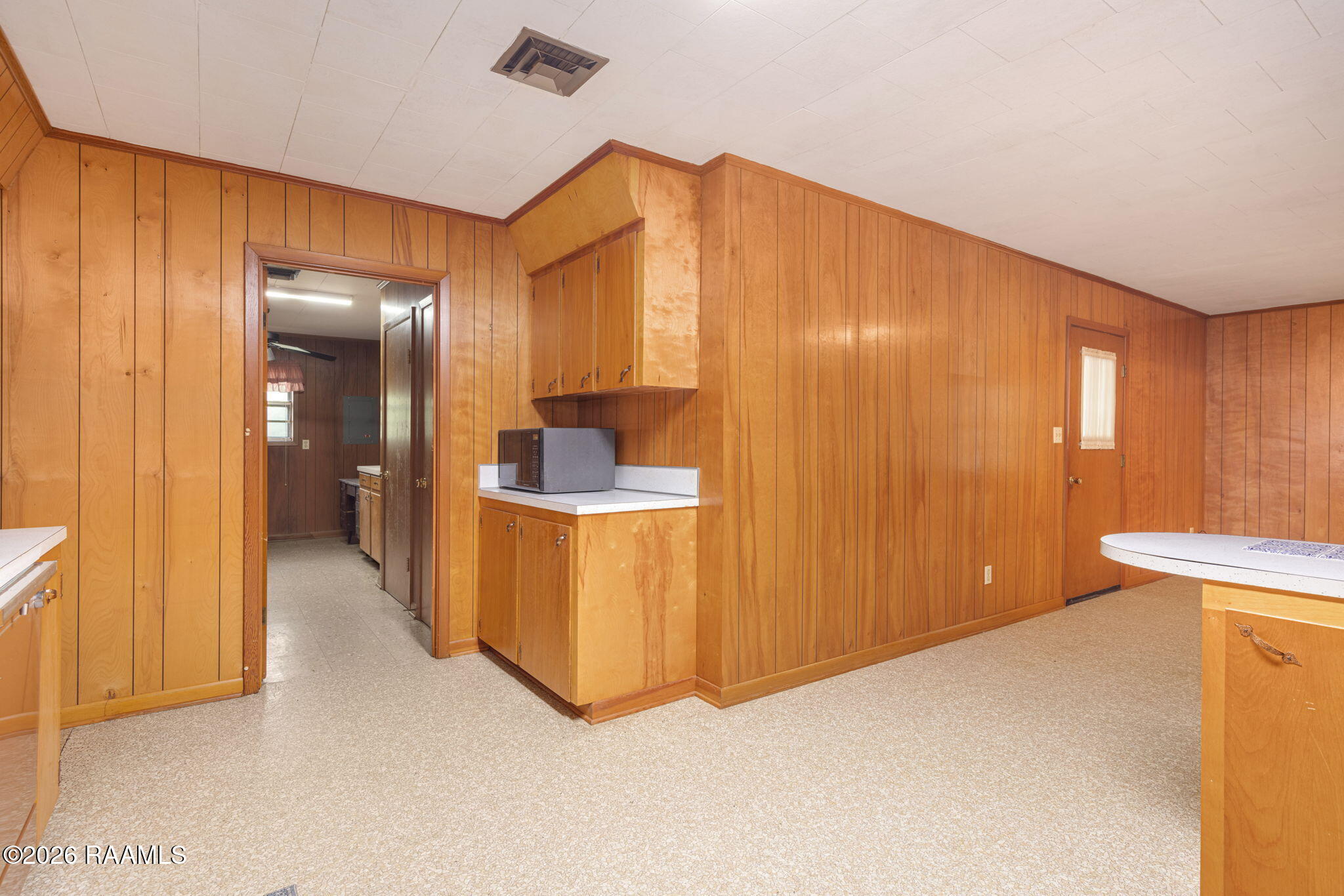 2403 West Schambers Basile, LA 70515 - Photo 9 of 27 Kitchen