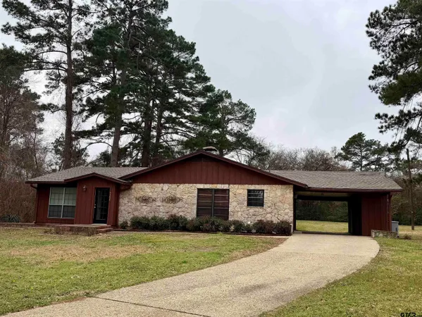 $240,000 | 1152 Fairway Drive West, Hideaway, TX 75771