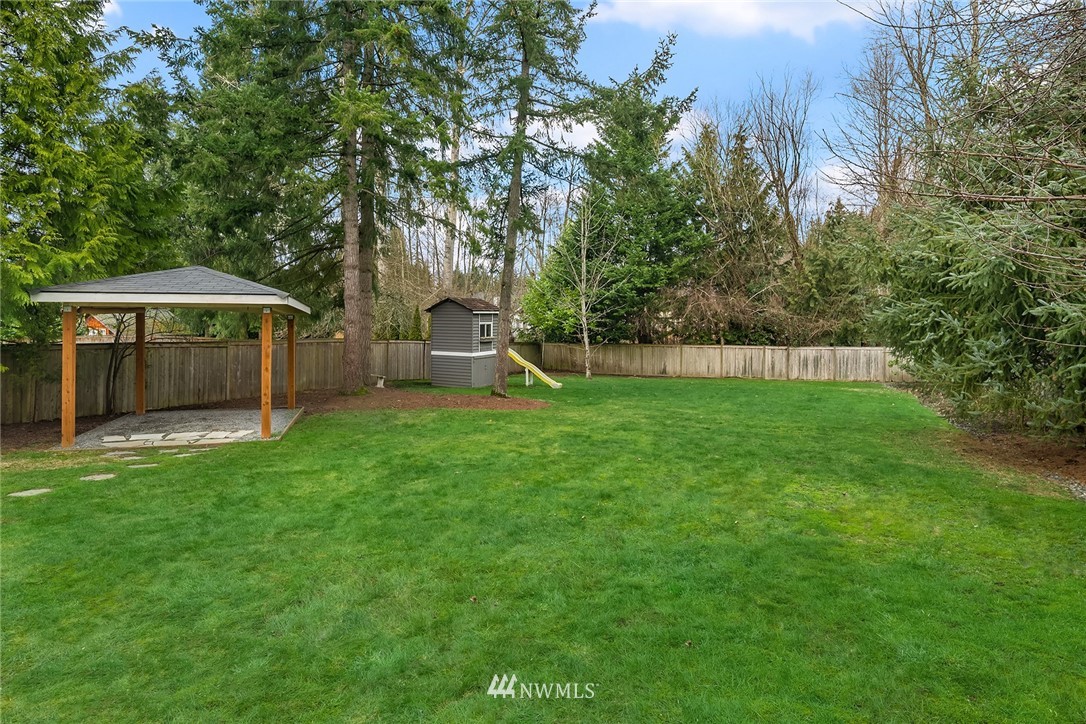 10028 Northeast 204th Street Bothell, WA 98011 - Photo 11 of 27 Gallery Image 11