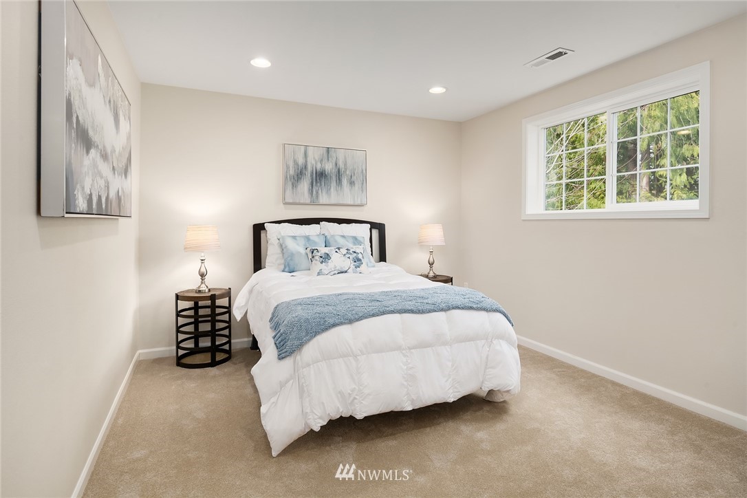 10028 Northeast 204th Street Bothell, WA 98011 - Photo 23 of 27 Gallery Image 23