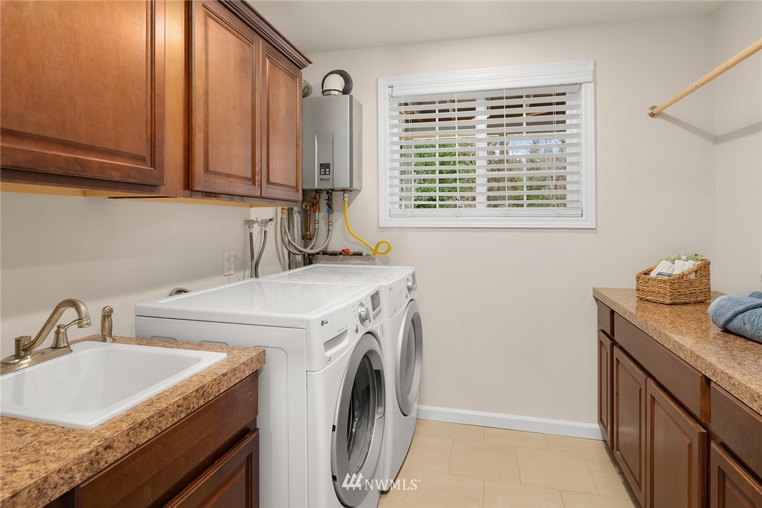 10028 Northeast 204th Street Bothell, WA 98011 - Photo 24 of 27 Gallery Image 24