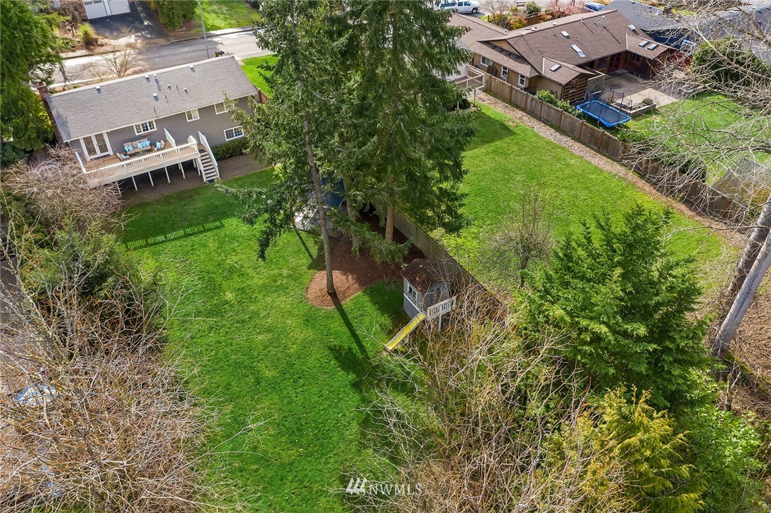10028 Northeast 204th Street Bothell, WA 98011 - Photo 25 of 27 Gallery Image 25