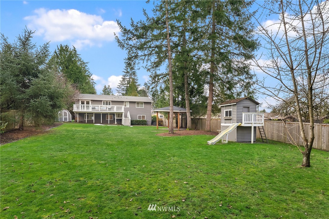 10028 Northeast 204th Street Bothell, WA 98011 - Photo 26 of 27 Gallery Image 26