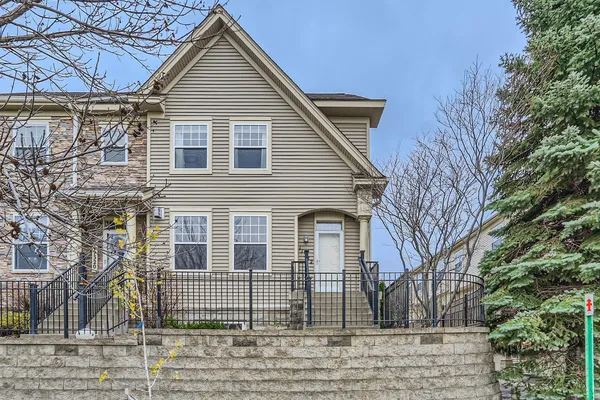 $2,699 | 11322 Stratton Avenue, Unit 93, Eden Prairie, MN 55344