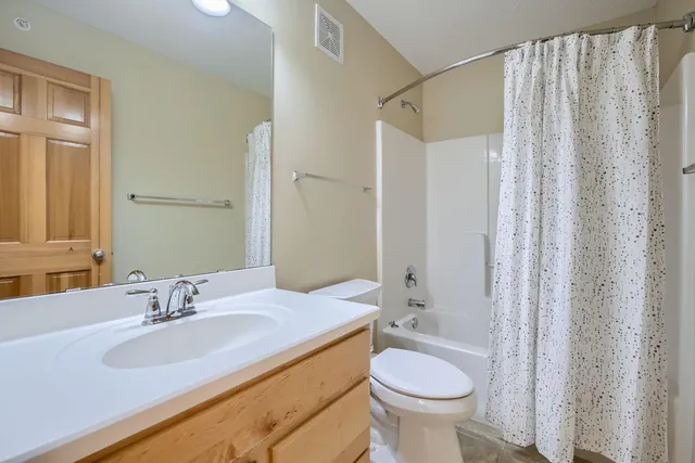 $2,699 | 11322 Stratton Avenue, Unit 93, Eden Prairie, MN 55344