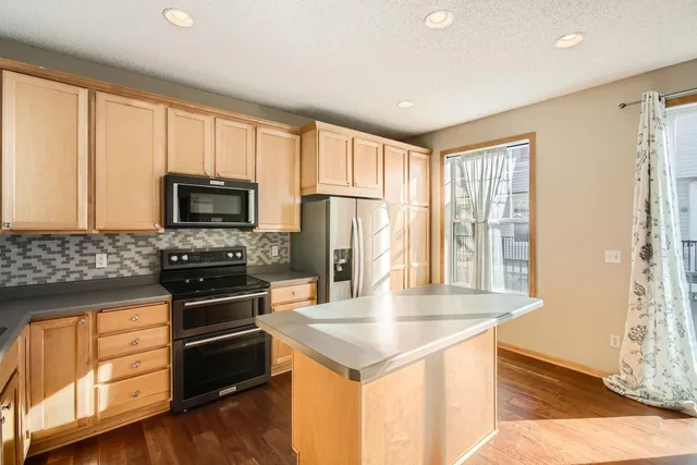 $2,699 | 11322 Stratton Avenue, Unit 93, Eden Prairie, MN 55344