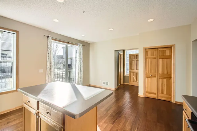 $2,699 | 11322 Stratton Avenue, Unit 93, Eden Prairie, MN 55344