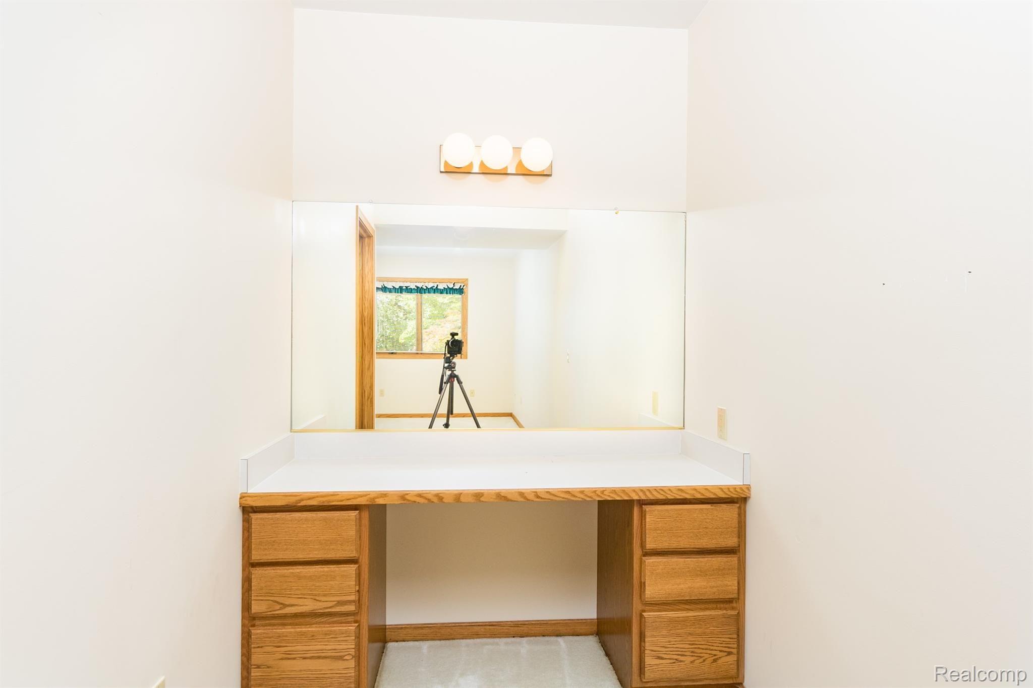 8090 Lee Road Brighton, MI 48116 - Photo 22 of 46 120f.jpg