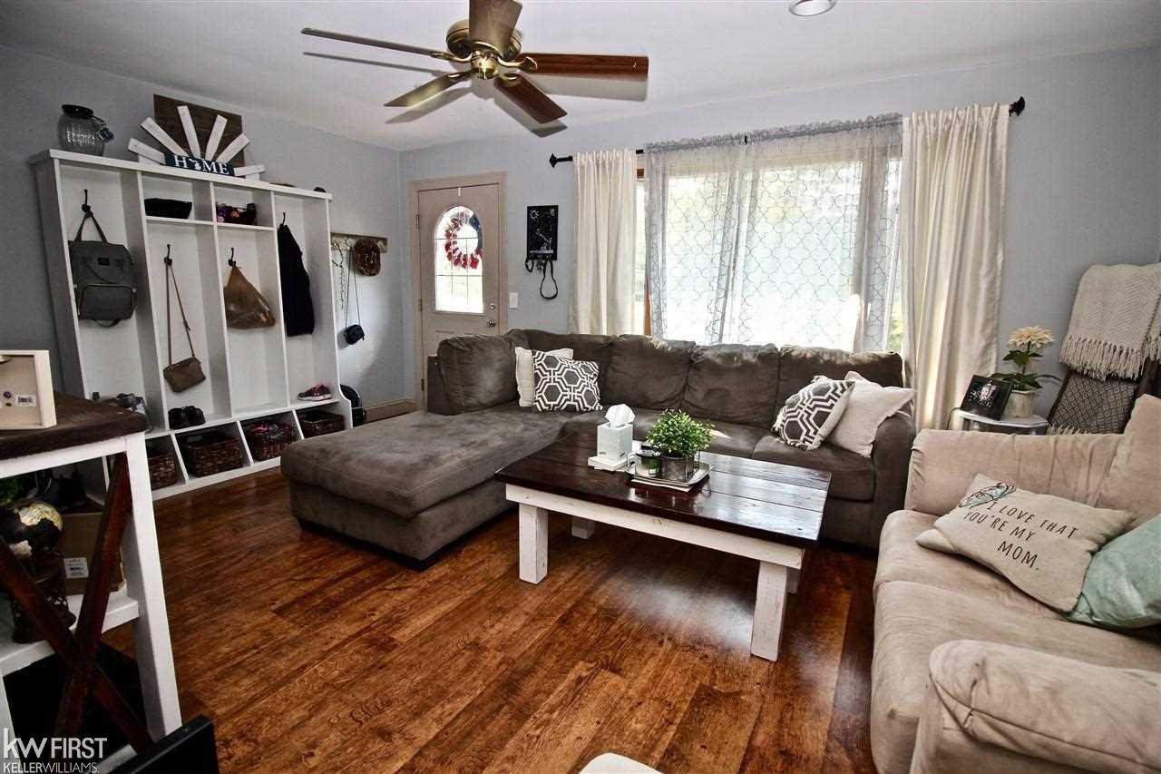 4088 North Belsay Road Flint, MI 48506 - Photo 2 of 16 21489825-1.JPG