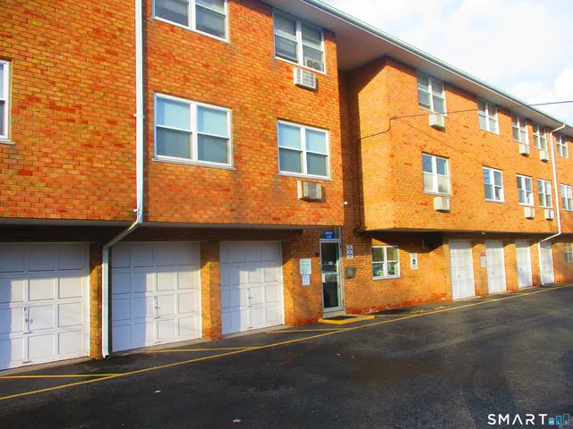 $1,975 | 1 Walter Avenue, Unit 15, Norwalk, CT 06851