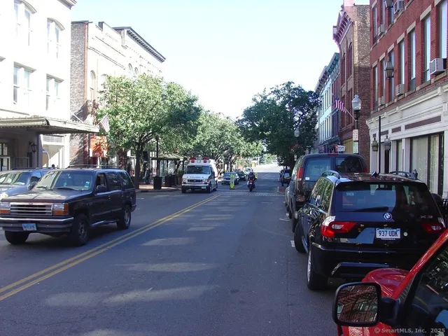 $1,975 | 1 Walter Avenue, Unit 15, Norwalk, CT 06851