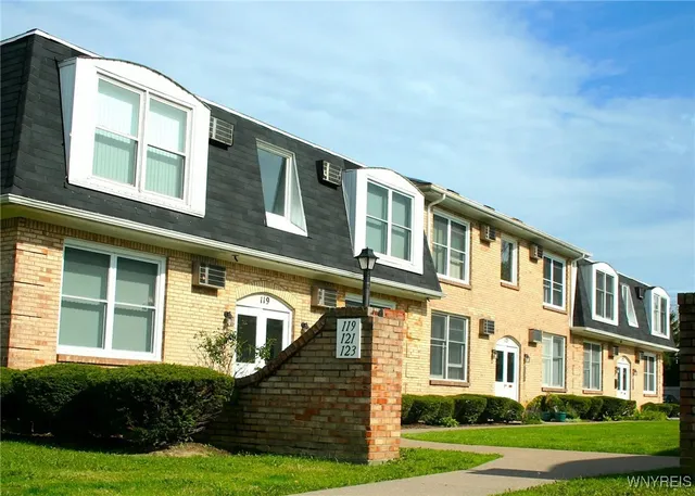 $1,250 | 131 Peppertree Drive, Amherst, NY 14228