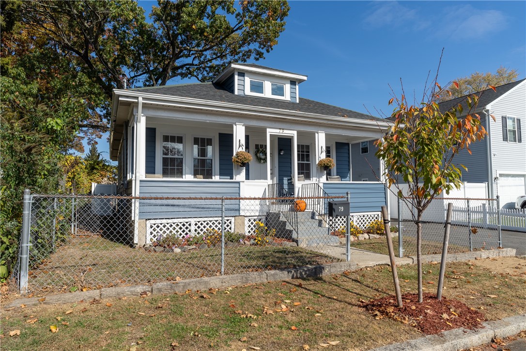 79 Morris Avenue Pawtucket, RI 02860 - Photo 3 of 24 Gallery Image 3