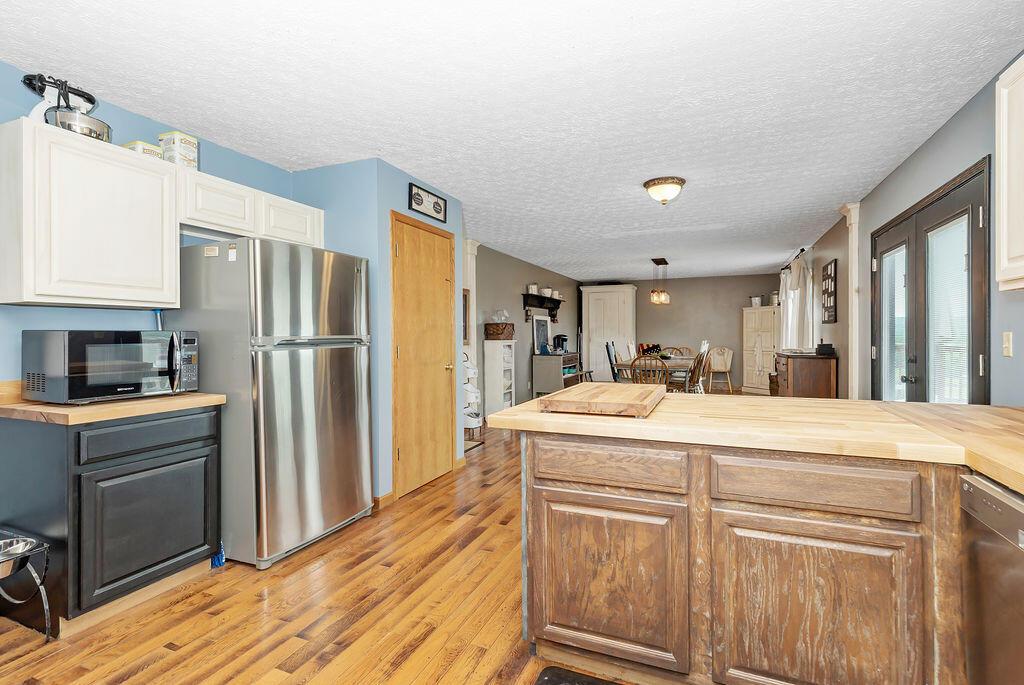 18009 Miles Road Newark, OH 43056 - Photo 11 of 43 Kitchen