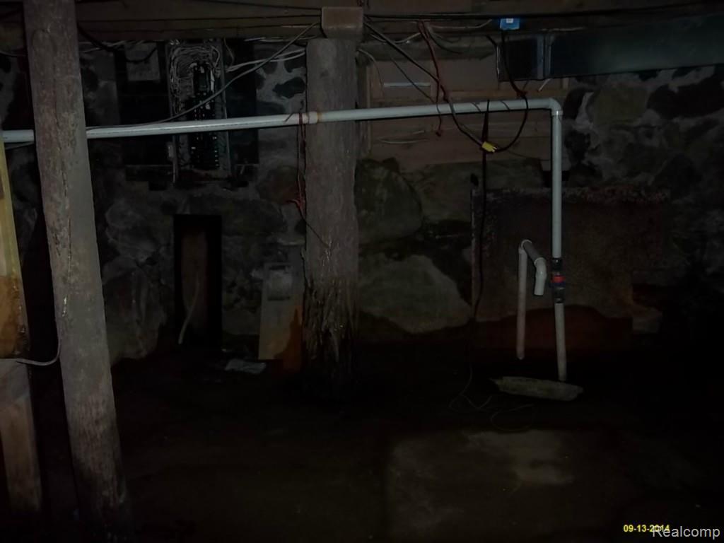 10400 Chase Lake Road Fowlerville, MI 48836 - Photo 27 of 29 basement.jpg