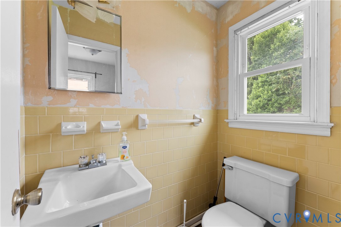 3500 Respess Road Midlothian, VA 23112 - Photo 15 of 48 Bathroom featuring a wall-mounted sink, a toilet,