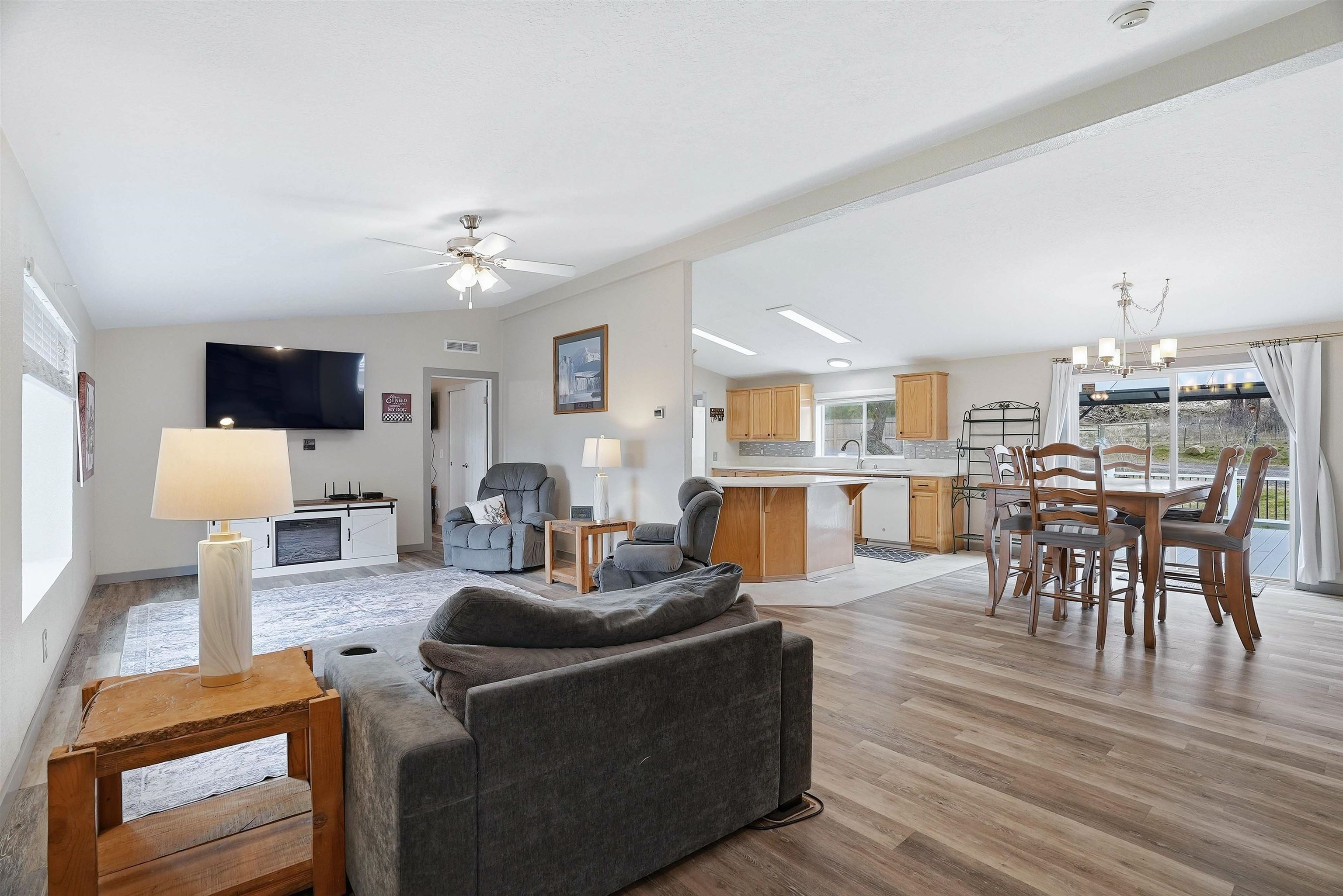 5483 South Swenson Road Deer Park, WA 99006 - Photo 6 of 49