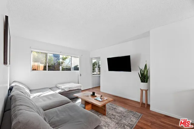 $1,849,000 | 125 Brooks Avenue, Venice, CA 90291