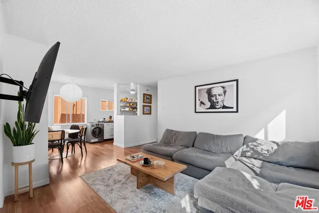 $1,849,000 | 125 Brooks Avenue, Venice, CA 90291