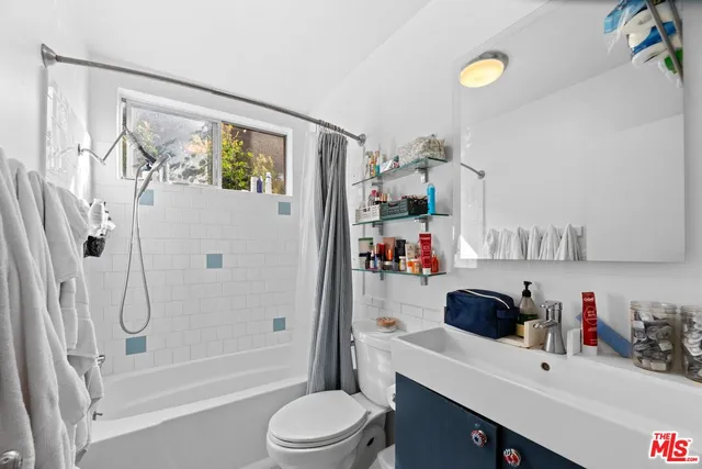 $1,849,000 | 125 Brooks Avenue, Venice, CA 90291