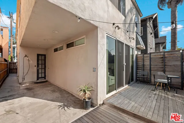 $1,849,000 | 125 Brooks Avenue, Venice, CA 90291