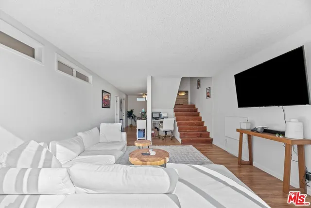 $1,849,000 | 125 Brooks Avenue, Venice, CA 90291