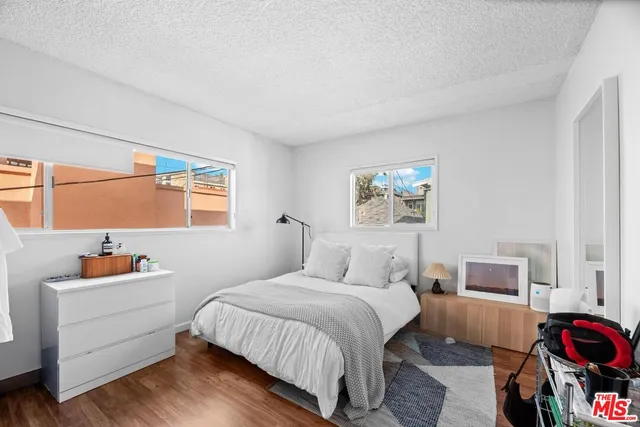 $1,849,000 | 125 Brooks Avenue, Venice, CA 90291