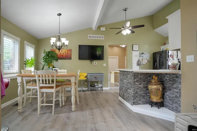 $355,900 | 6001 Felstead Road, Evansville, IN 47712