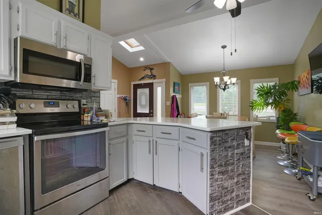 $355,900 | 6001 Felstead Road, Evansville, IN 47712