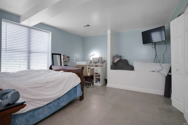 $355,900 | 6001 Felstead Road, Evansville, IN 47712