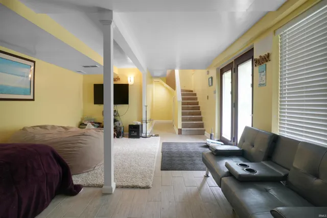 $355,900 | 6001 Felstead Road, Evansville, IN 47712