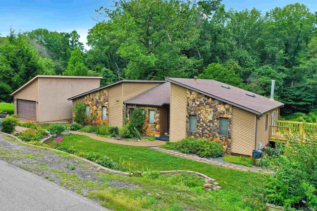 $355,900 | 6001 Felstead Road, Evansville, IN 47712