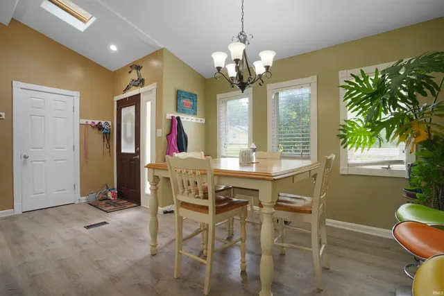 $355,900 | 6001 Felstead Road, Evansville, IN 47712