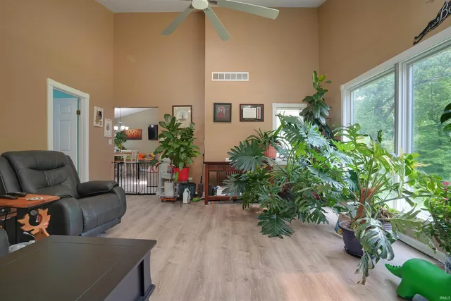 $355,900 | 6001 Felstead Road, Evansville, IN 47712