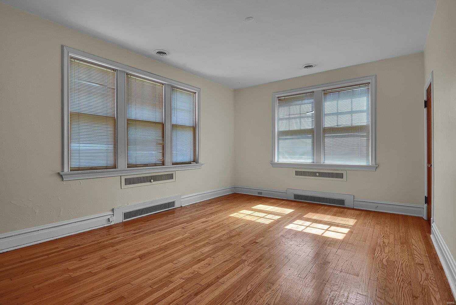 432 South Hanley Road St. Louis, MO 63105 - Photo 22 of 27