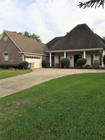 $2,700 | 1939 Bayou Bend Drive, Bossier City, LA 71111