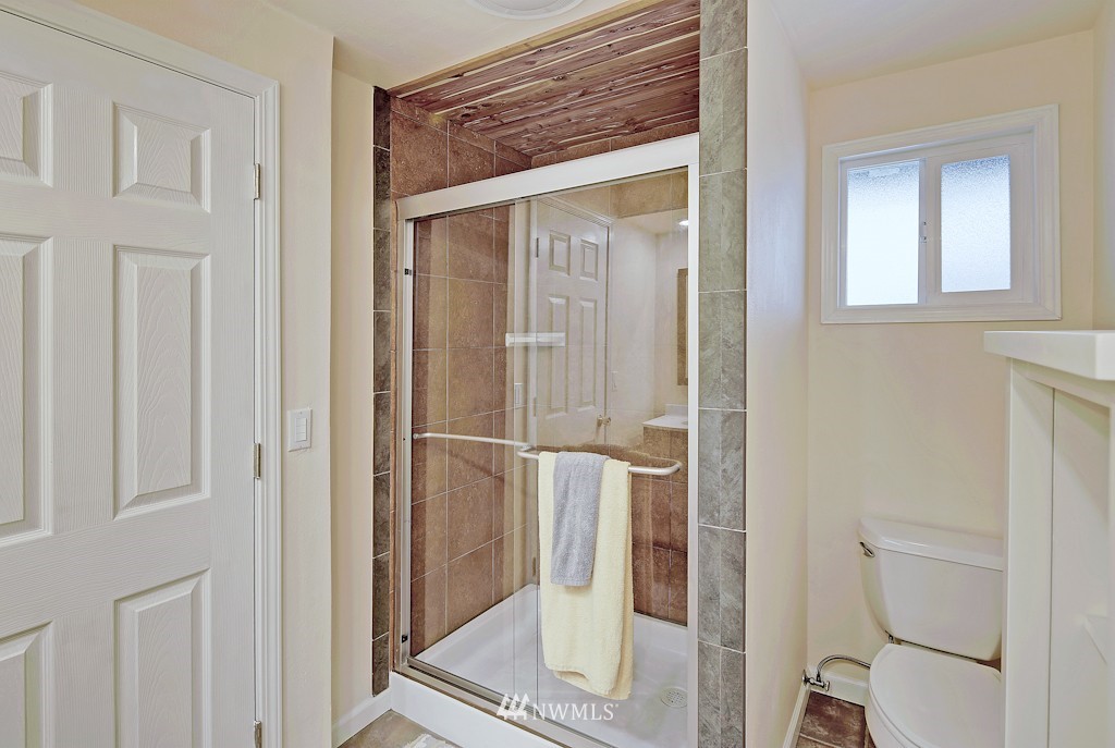 17821 Southeast 145th Street Renton, WA 98059 - Photo 14 of 24