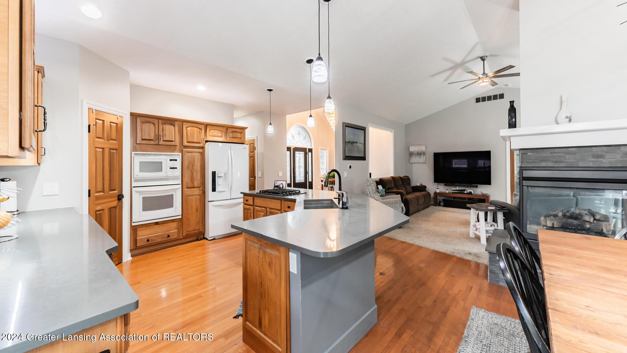 713 North Waverly Road Dimondale, MI 48821 - Photo 6 of 32 713NWaverly09