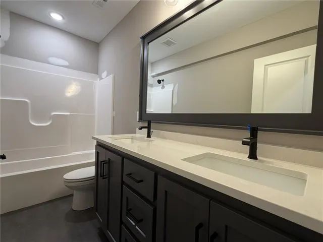 $623,830 | 4624 Southwest Robinson Drive, Lee's Summit, MO 64083