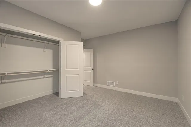 $623,830 | 4624 Southwest Robinson Drive, Lee's Summit, MO 64083