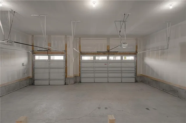 $623,830 | 4624 Southwest Robinson Drive, Lee's Summit, MO 64083